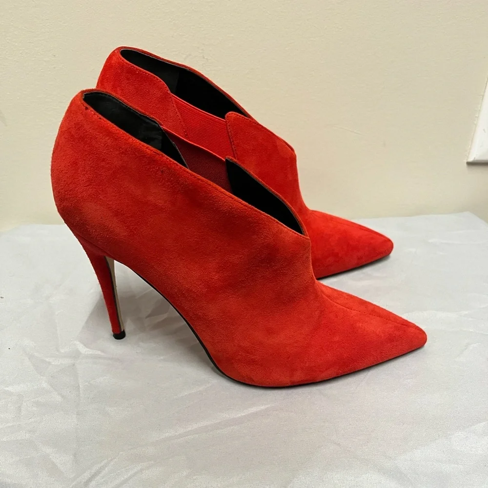 Guess Ondrea red suede ankle toe boot size 8 - Picture 1 of 16